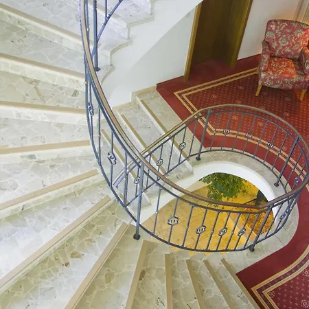 Terra Nova Hotel 4*